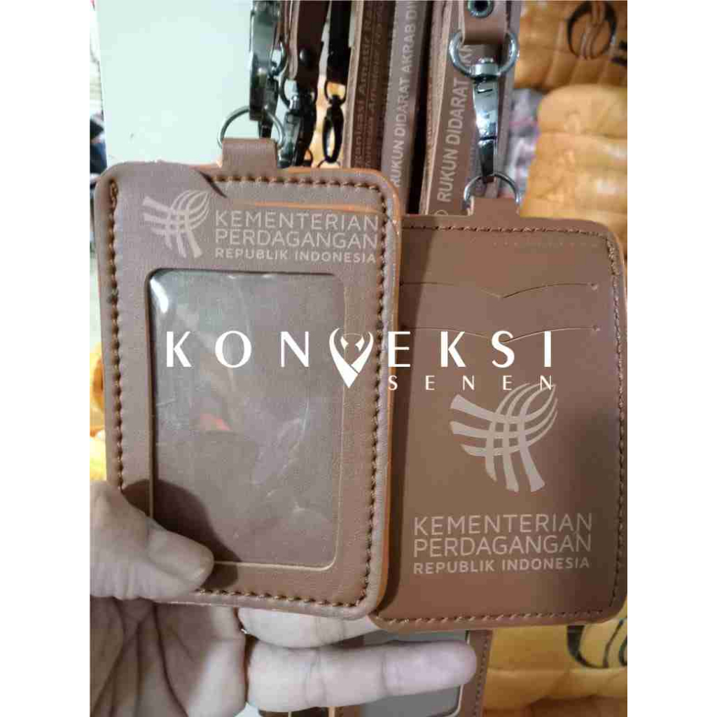 

gantungan kulit id card lanyard name tag kementerian perdagangan republik indonesia tempat kartu
