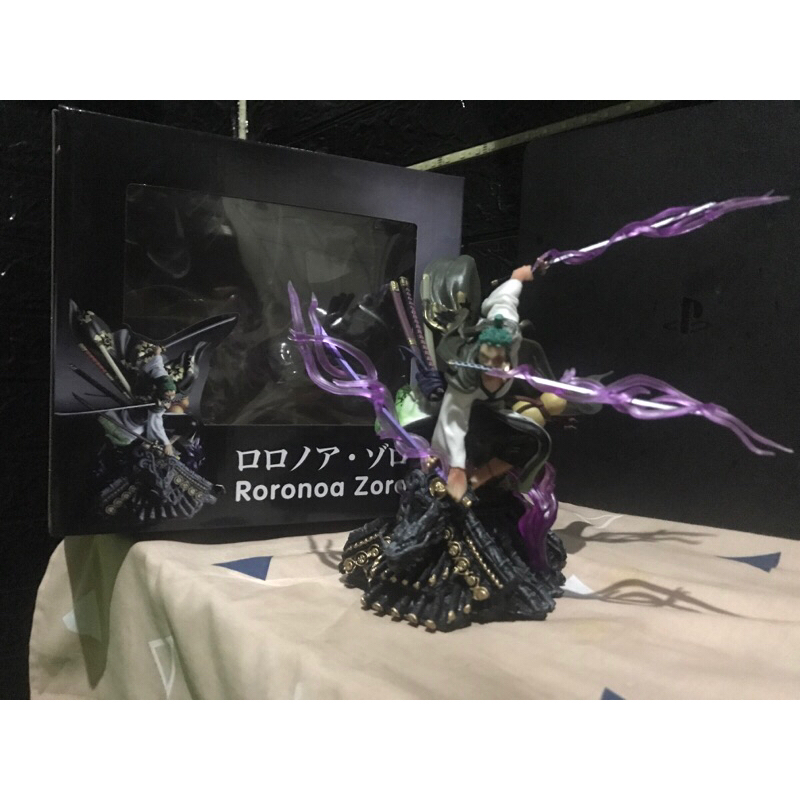 Figure Roronoa Zoro Rooftop