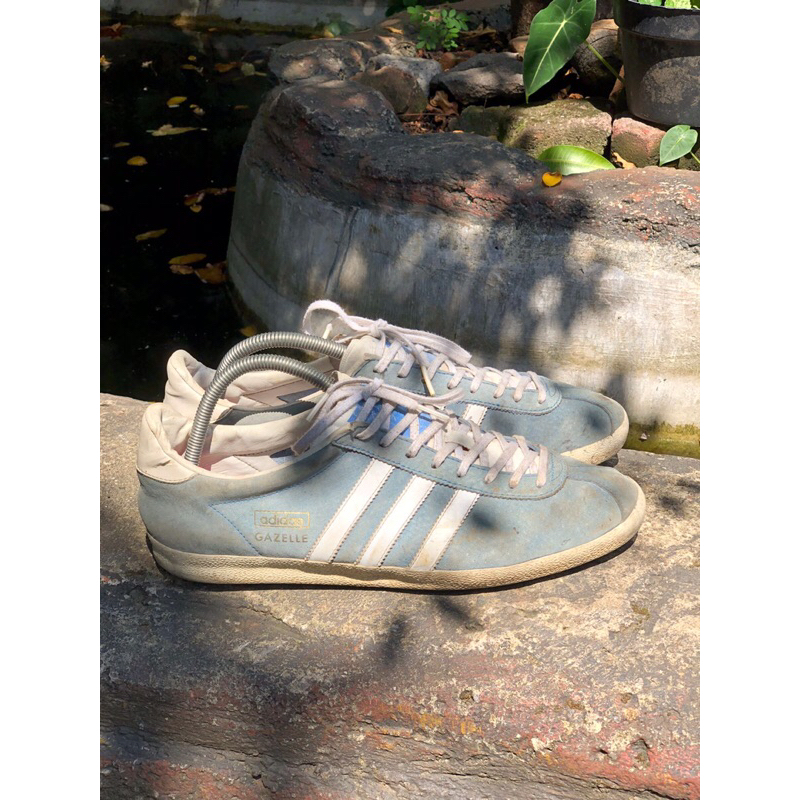adidas gazelle og biru