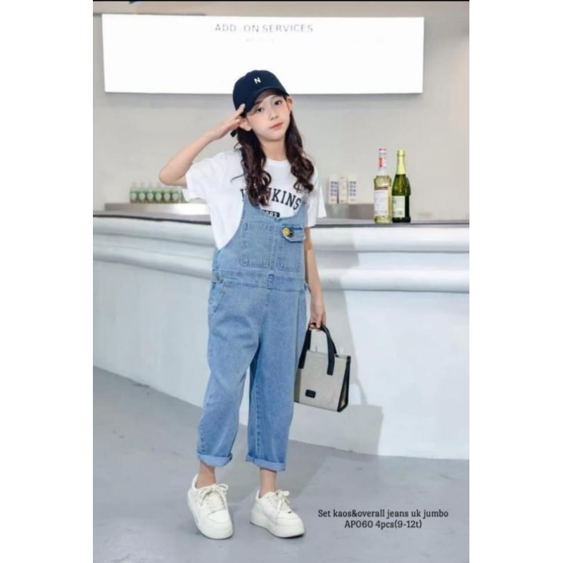 Setelan overall jumpsuit anak perempuan import celana panjang jeans pin smiley kaos putih lengan pen