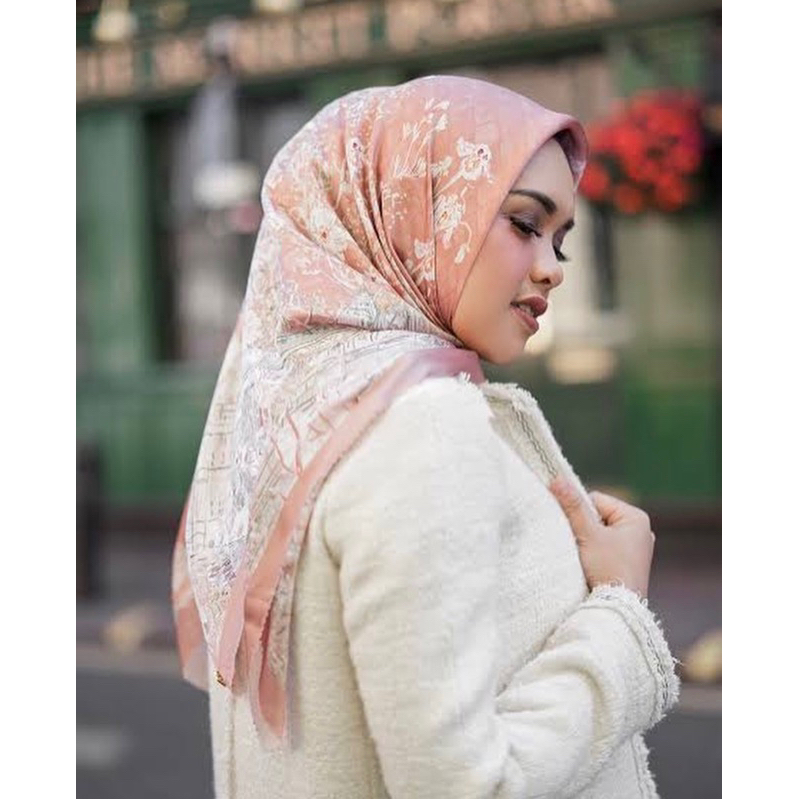 Buttonscarves British Series - Brick