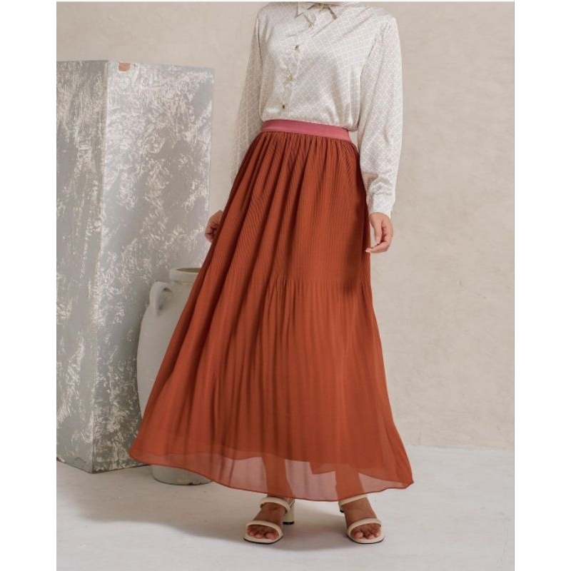 ZIRA SKIRT by Heaven Lights
