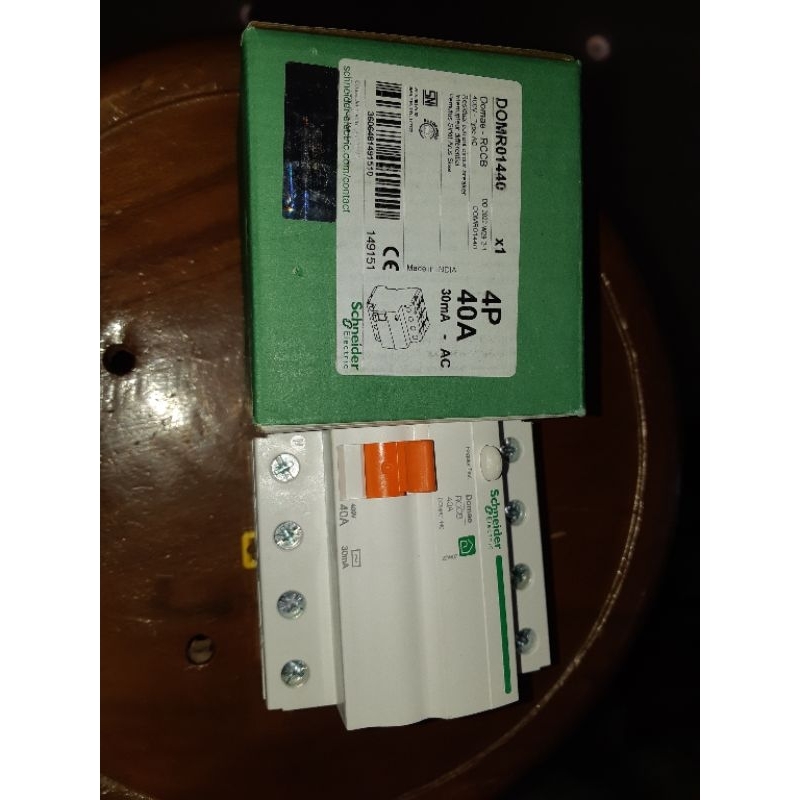 schneider rccb 40a 4p