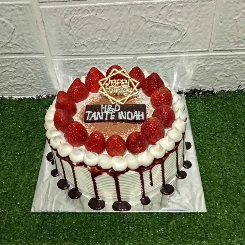 

kue ultah strawberry uk 24cm