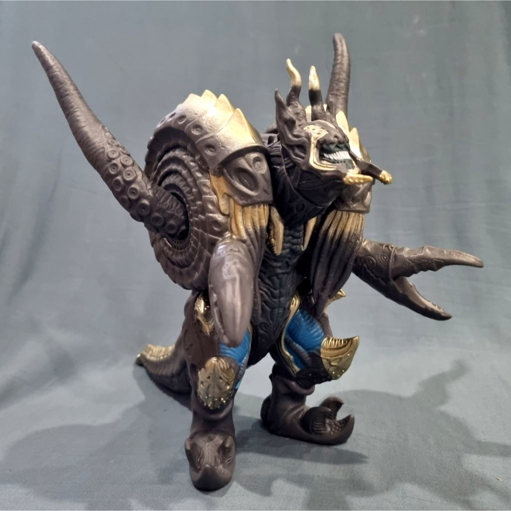 Figure Dx Megalthor Monster Kaiju ultraman Trigger bahan Vinyl lentur