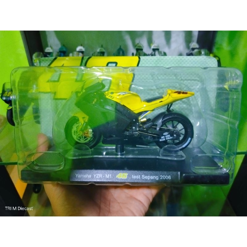 Miniatur Diecast Rossi 46 - Yamaha YZR-M1 Test Sepang 2006