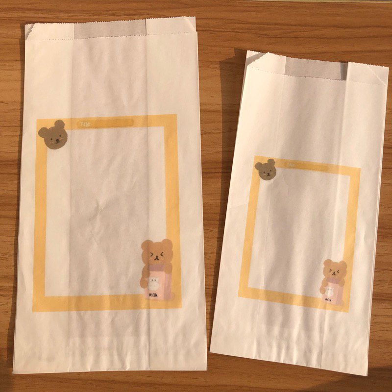 

Packaging Amolop Putih motif Blank Bear vintage aesthetic