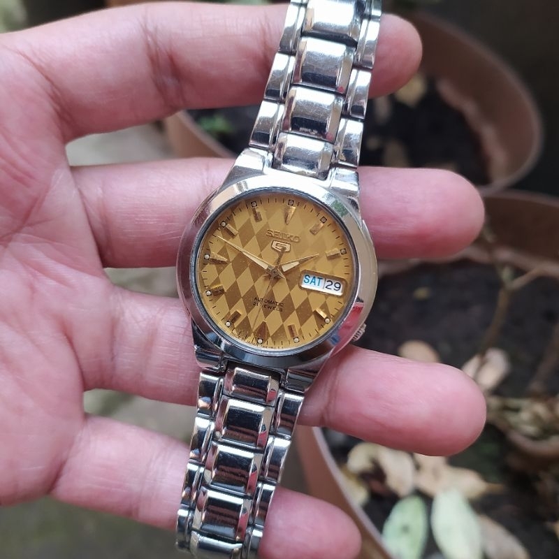 seiko 5 cal 7s26 gold dial auto