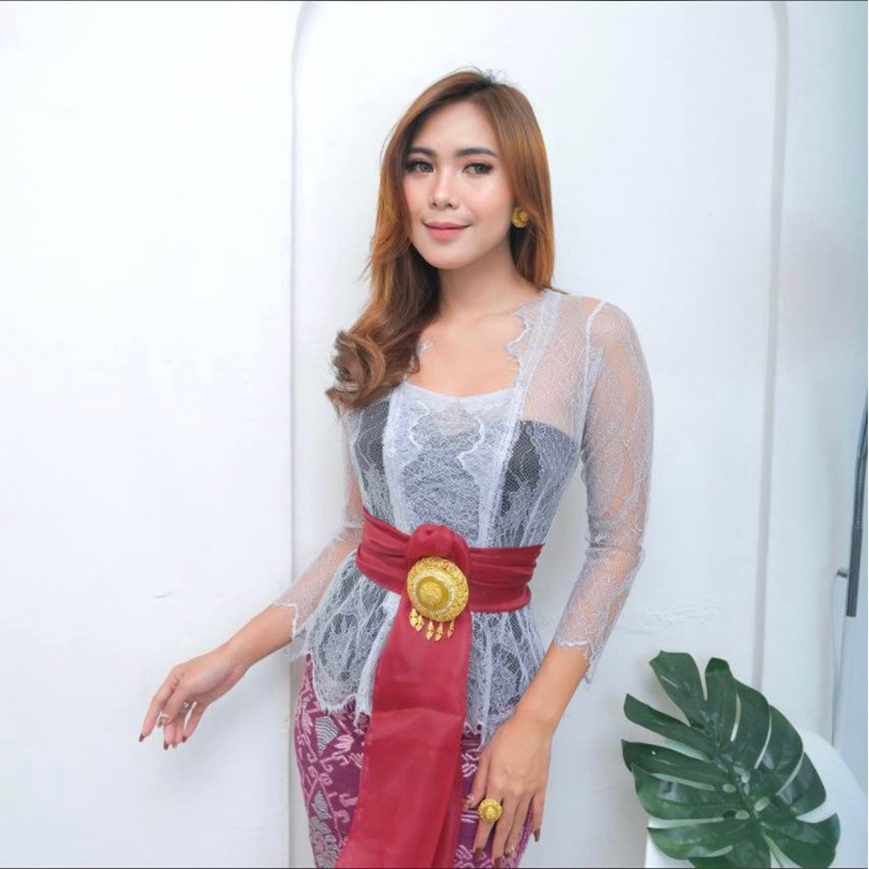 SALE..(Kebaya saja) kebaya bali jadi metalik glossy ringgit ada benang list perak