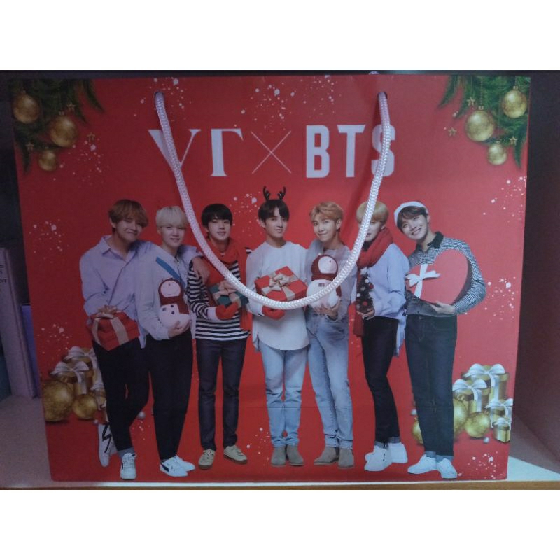 VT cosmetic X BTS Paper bag&Postcard red christmas edition
