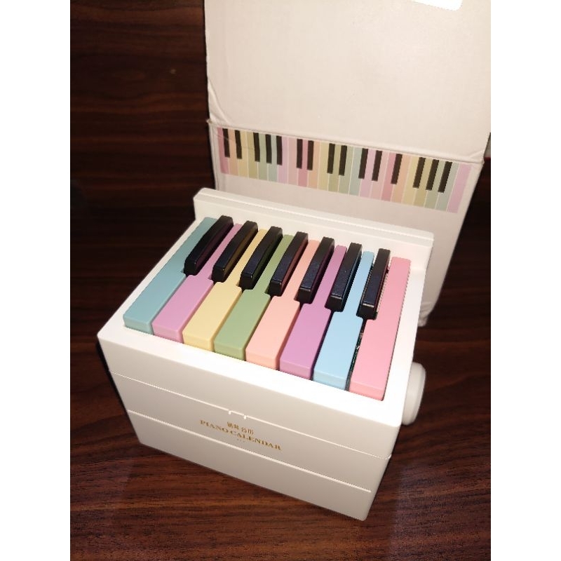 

Jay Chou Ornamen Hiasan Meja Piano Kalender 2023