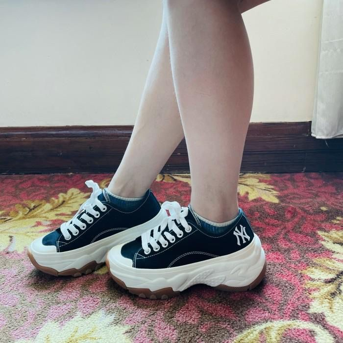 MLB CHUNKY LOW NY SIZE 36 S/D 40 BRANDED FOOTWEAR