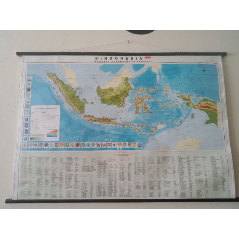 Peta Negara Kesatuan Republik Indonesia Gantung