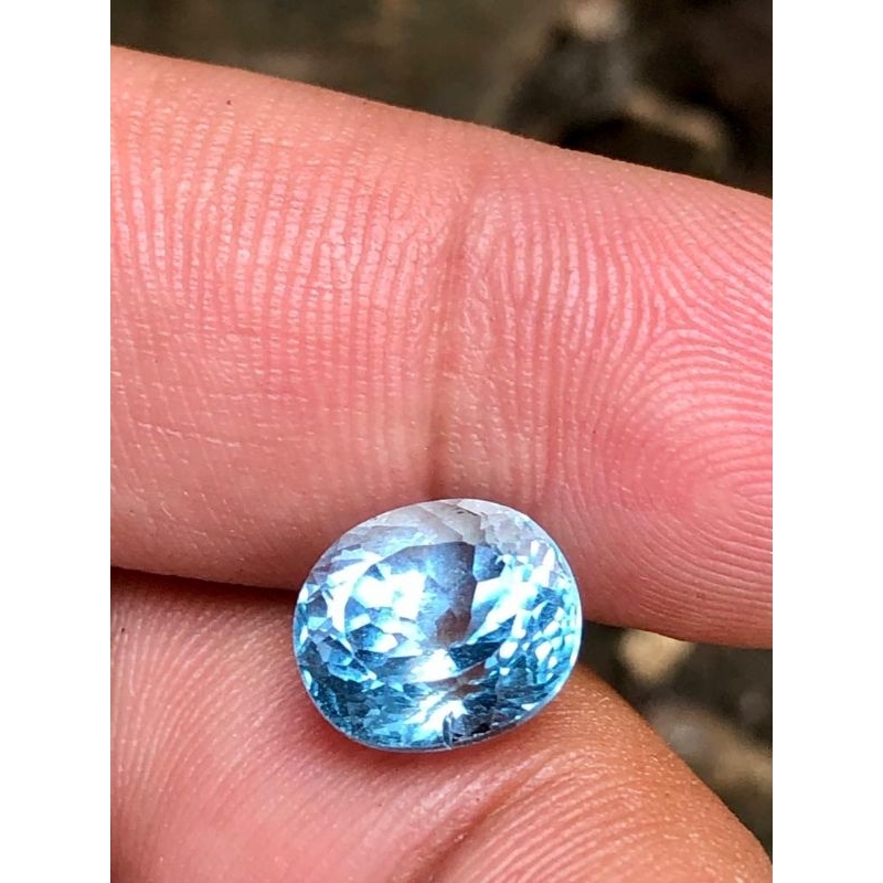 blue topaz swiss natural memo GRI warna biru cerah luster gemericik warna kuat siang malam