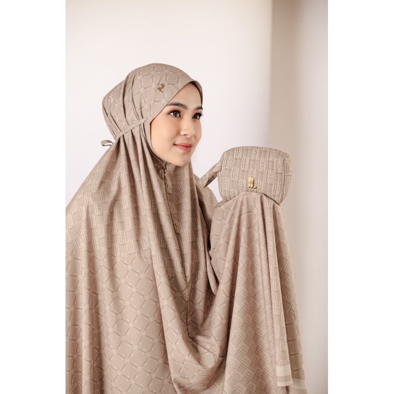 ELODIE PRAYER SET HEYLOCAL