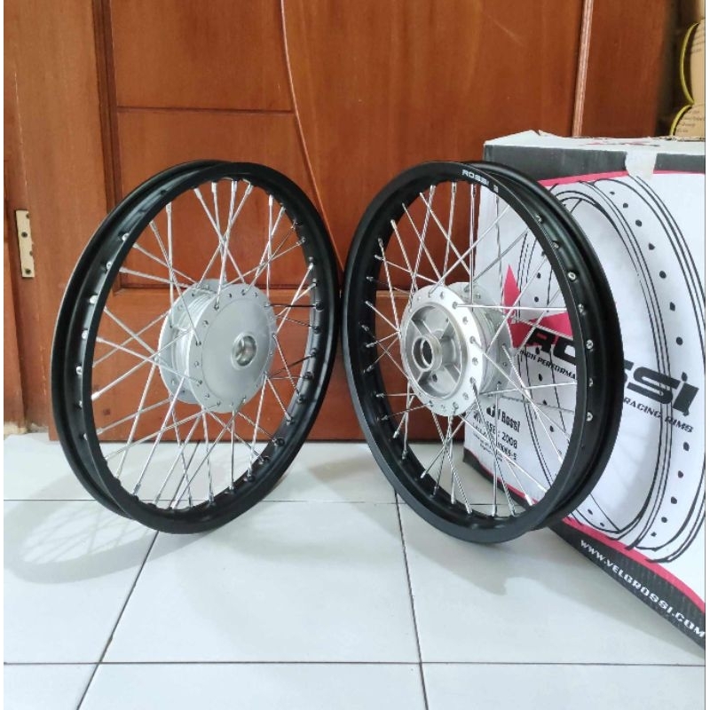 Sepaket velg rossi ukuran ring 17 Honda win.Astrea.Supra lama.Grand bonus stel rosi.