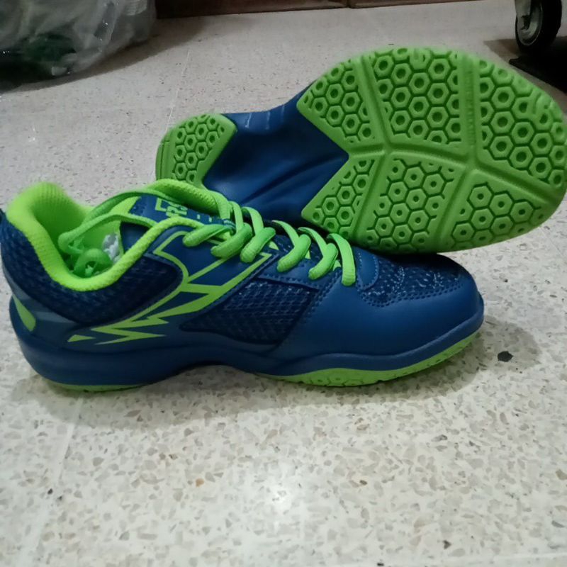 sepatu badminton RS