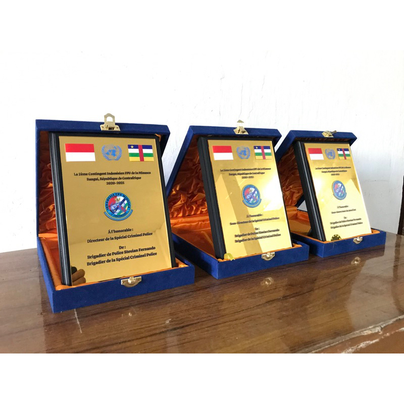 Plakat Kayu Plat Gold + Box