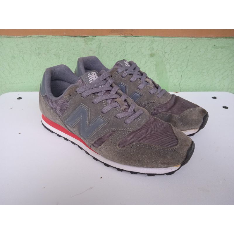 New Balance 373