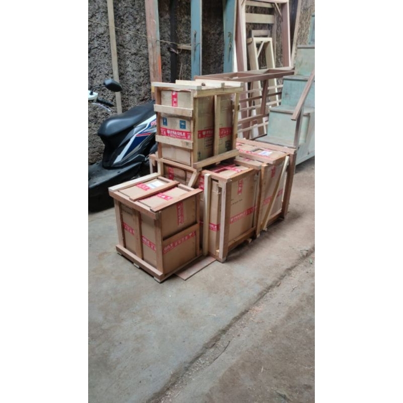 

PACKING KAYU EXPEDISI