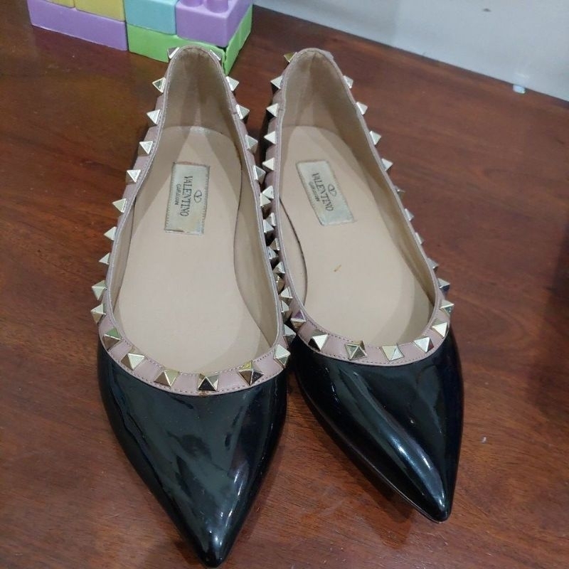 Preloved valentino flat shoes