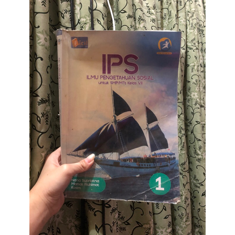 

Buku IPS Kelas 7 SMP — Facil
