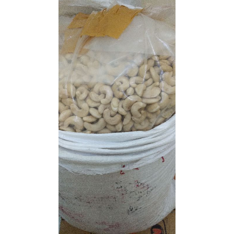 

KACANG MEDE/METE MENTAH SUPER JUMBO 1kg