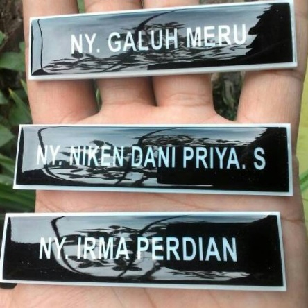 

Name tag Akrilik Peniti dan Magnet PxL 2x8 cm