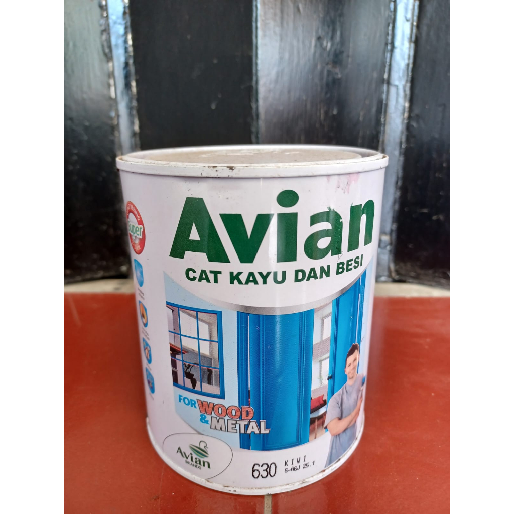 Cat Kayu dan Besi Avian 0,9 Liter