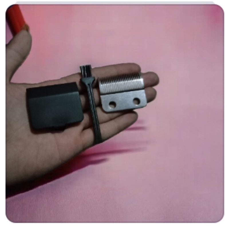 tutup mata pisau plastik clipper dan 1 mata pisau