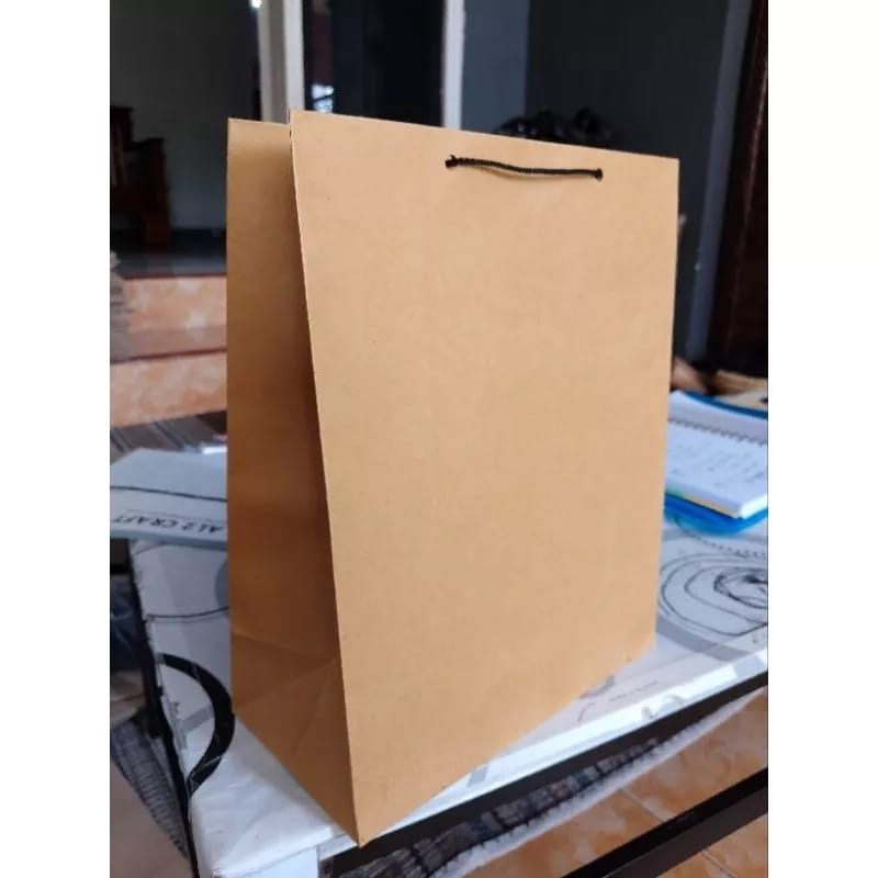 

Paper bag 20x10x25 Paper bag cokelat R6 pjg
