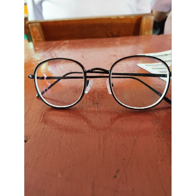 Kacamata Tembus Pandang