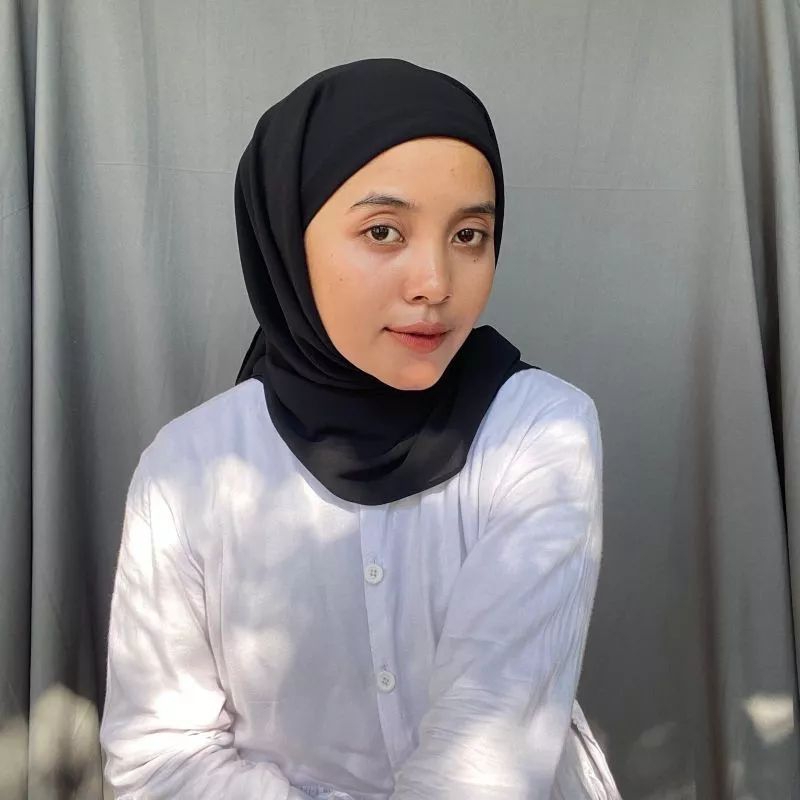 Hijab Inara Rusli instan / Jilbab Instan segiempat bahan Ceruti babydoll