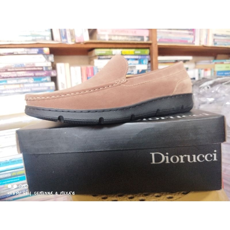 Sepatu Diorucci palmer slip on tan cokelat ukuran 42 white ASLI
