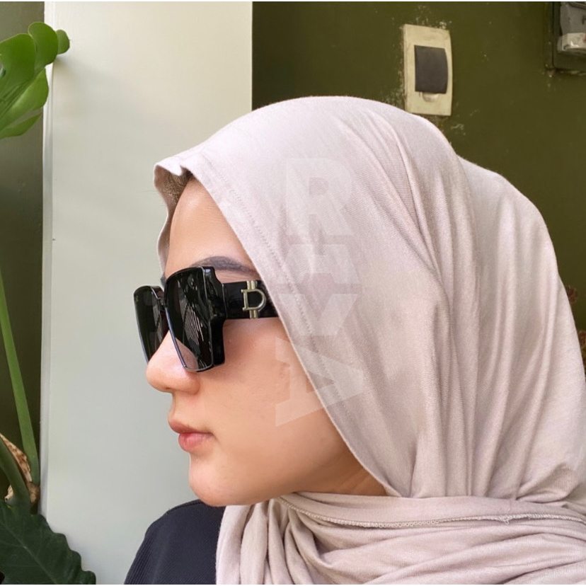 SUNGLASS CEWE D10R - Kacamata Hitam Cewe Anti Sinar UV Import Original 100% / Kacamata Fashion Wanit