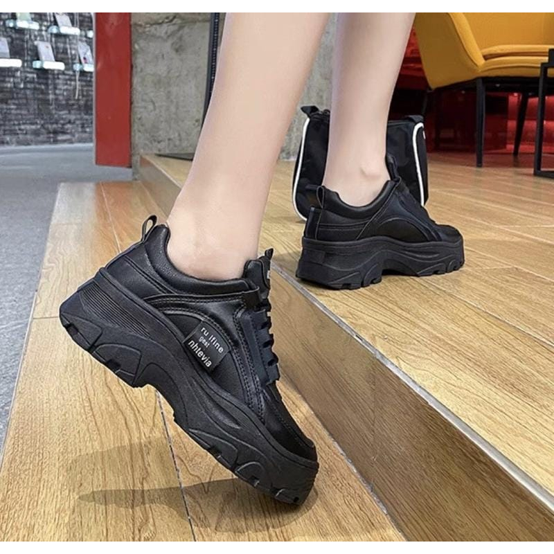 sepatu wanita korean style//sepatu snaekers wanita terlaris//sepatu jalan wanita