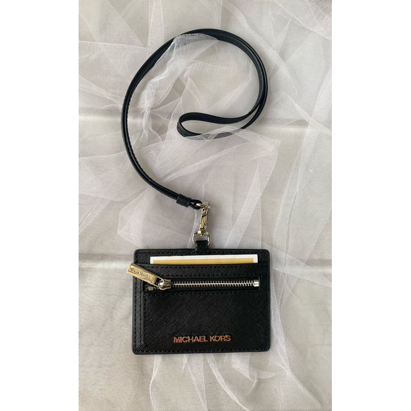 

Michael kors lanyard hitam