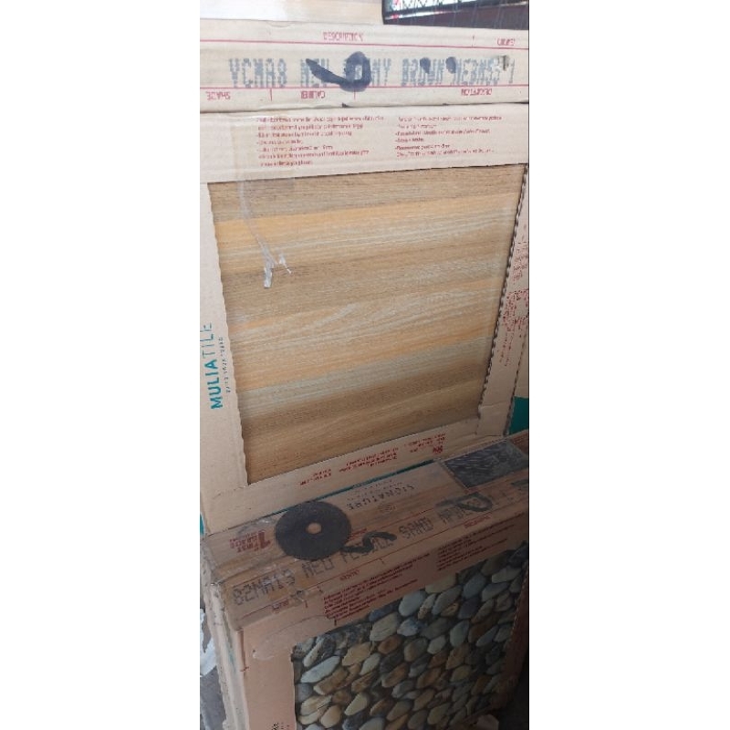 keramik lantai 40x40 / kramik lantai mulia kw 1 / kramik dinding / keramik mulia / kramik 40x40