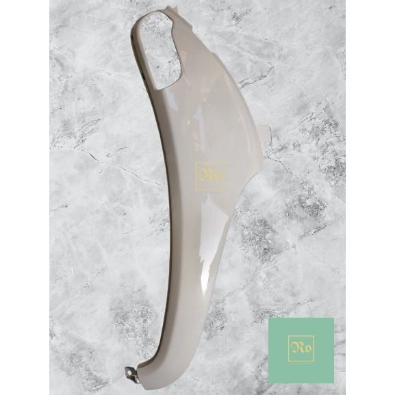 Kap sayap samping kanan (R) scoopy k16 tahun 2013 2014 2015 2016 Warna cream non original WIN