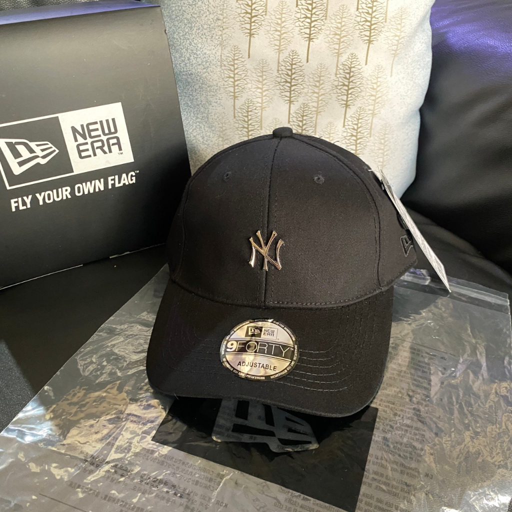 TOPI BASEBALL MLB NY MINI METAL PLAT GOLD LOGO ORIGINAL BLACK CAPS