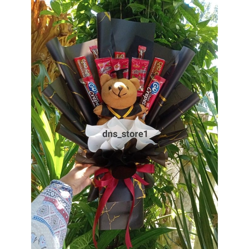 Buket Snack dan boneka wisuda/ bouquet/ buket Snack + boneka