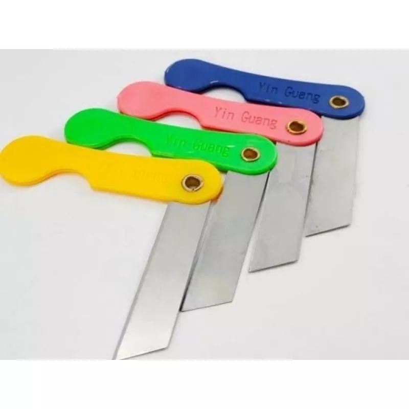 

Pisau cutter lipat kecil/ kater lipat kecil.