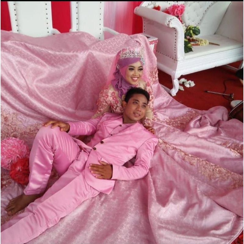 gaun pink