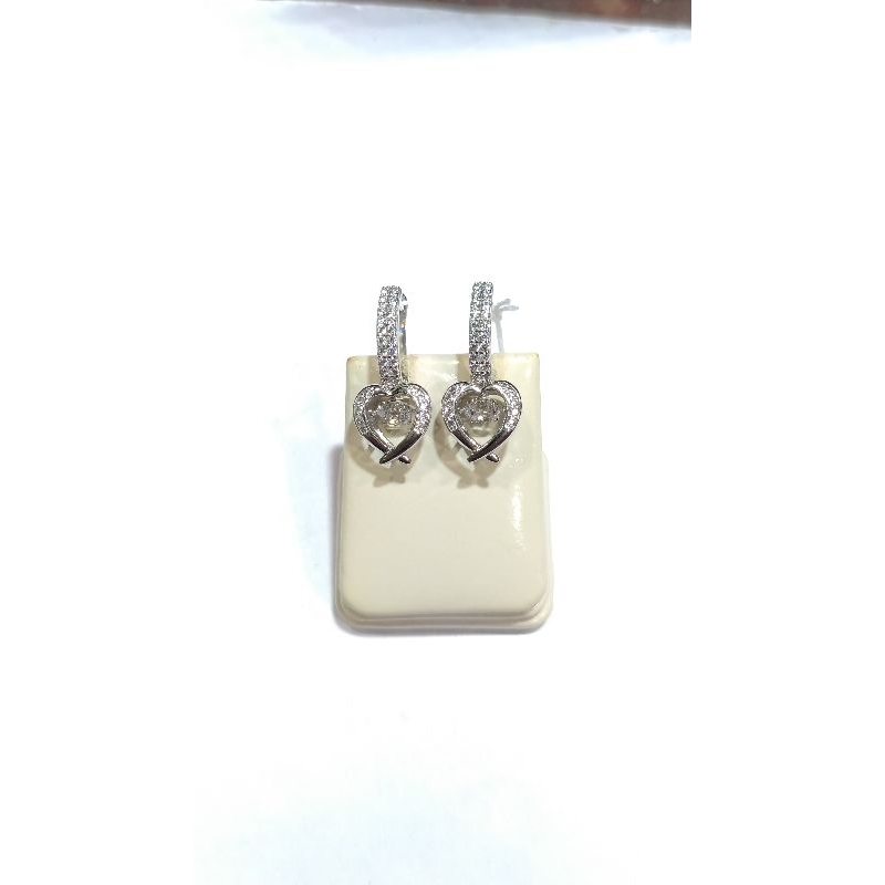 Anting Hati Love Dancing Stone Emas Putih 750