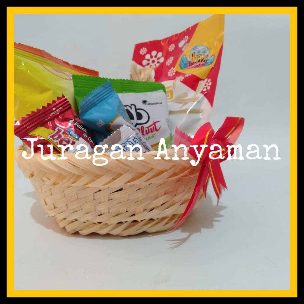 

Kerajinan Bambu - Keranjang Serbaguna - Tempat Aneka Permen - Souvenir Pernikahan - Bamboo Packaging Design - Kemasan Produk Ultah Unik
