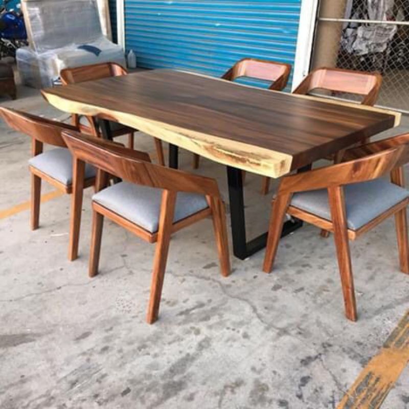 meja makan kayu trembesi solid kaki besi