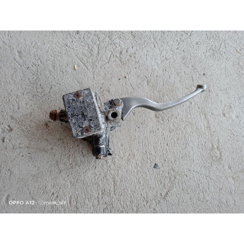 master rem atas suzuki spin