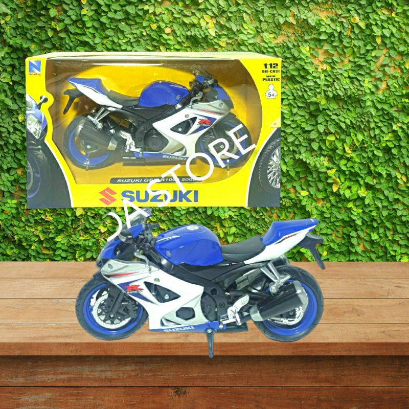 DIECAST MOTOR SPORT SUZUKI GSX R1000 MAINAN DIECAST MOTOR SUZUKI GSXR600 CHAMPION MOTOR SPORT