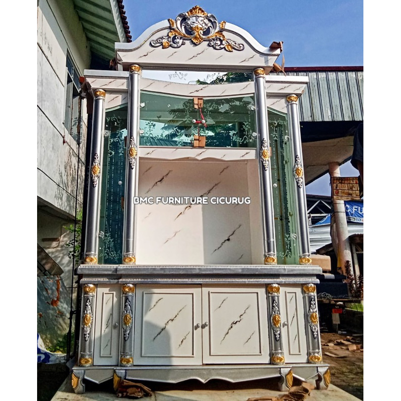 Lemari hias tempat TV /lemari pajangan/ bupet TV kristal