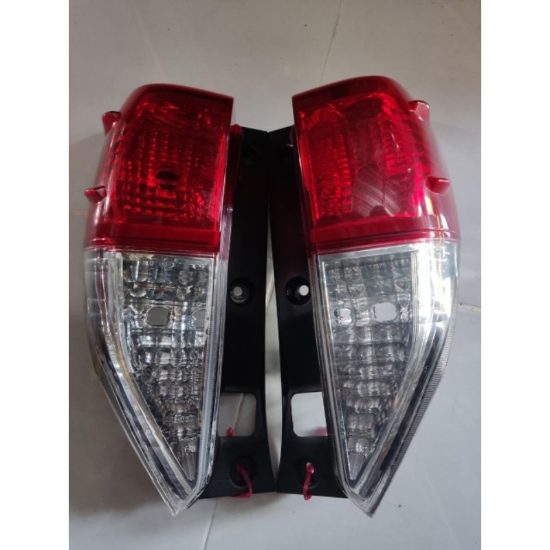 lampu belakang/stoplamp innova Reborn